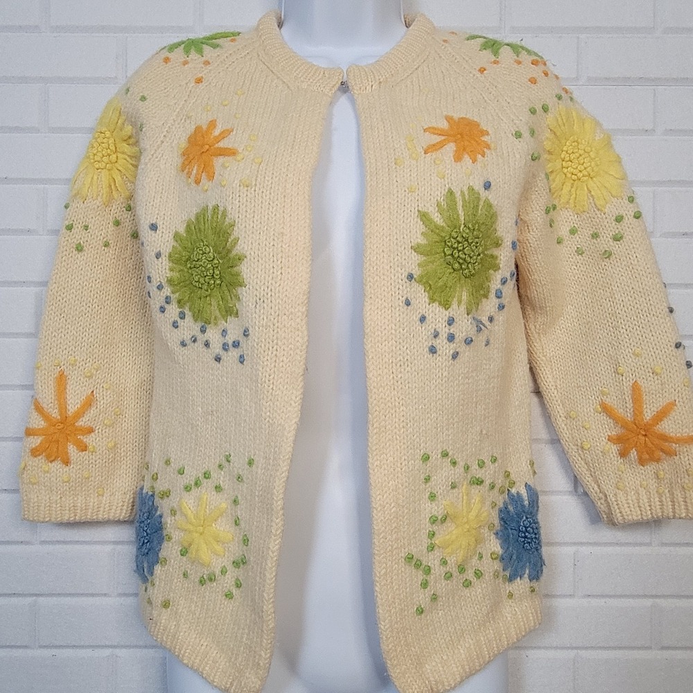 Vintage 1960s Floral Crewel Wool Cardigan Sweater Bright Pastels Sz S Mod Twee
